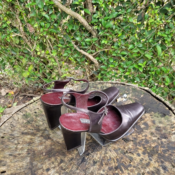 Vintage Women Leather Brown Strap Sandals By Martinez Valero Size 7/Women Dress - Picture 6 of 9